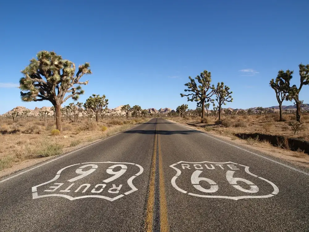 Mojave Desert California USA Route 66 Road.webp