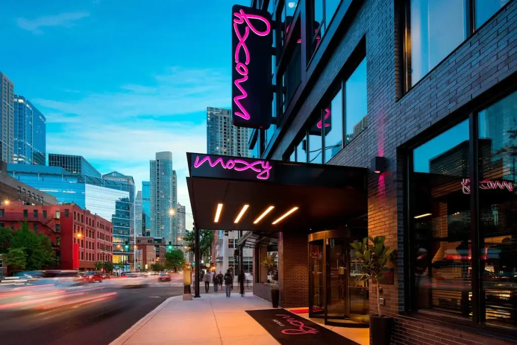 Moxy Hotel Chicago Downtown